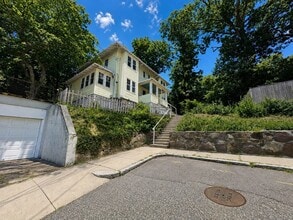 Building Photo - 20 Hillside St