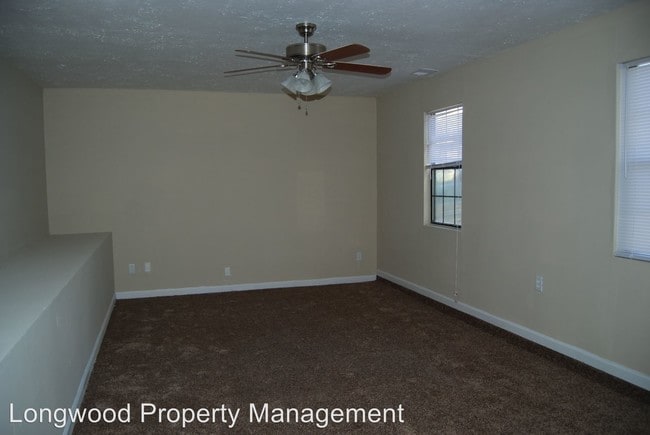 Foto del edificio - 720 Hairston Crossing Ct
