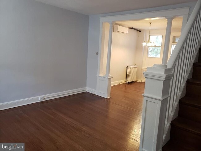 Building Photo - 1228 N Curley St