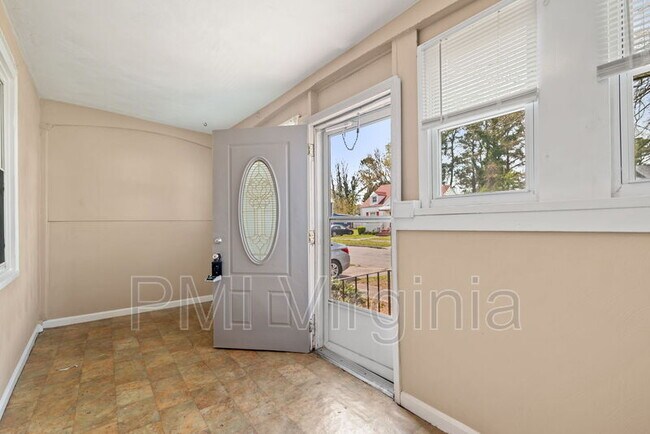 Building Photo - 1915 Lansing Ave