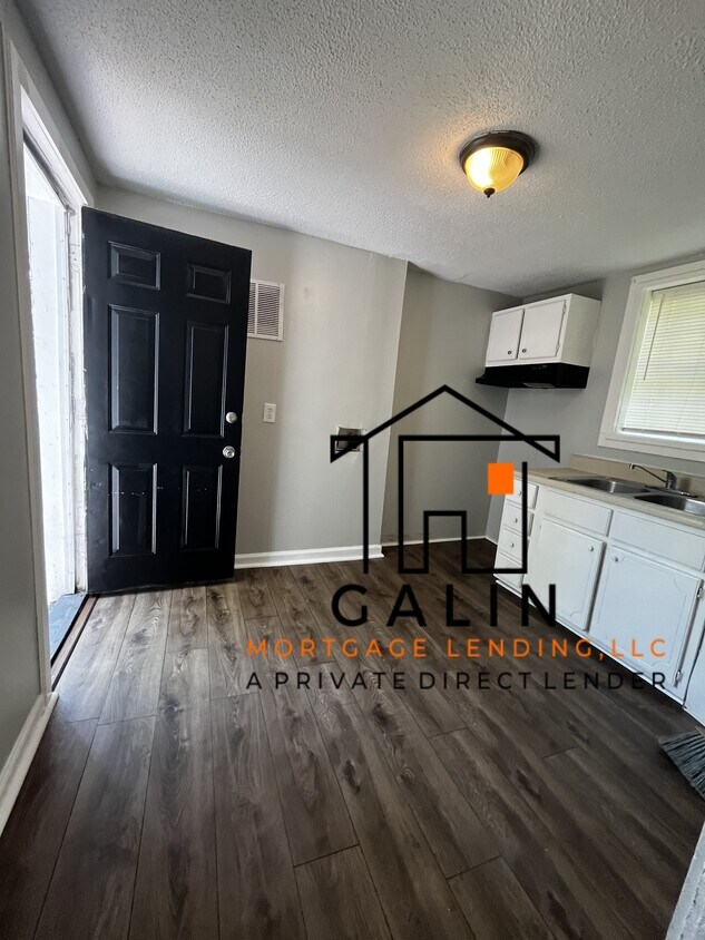 Foto principal - 745 E Waldburg St