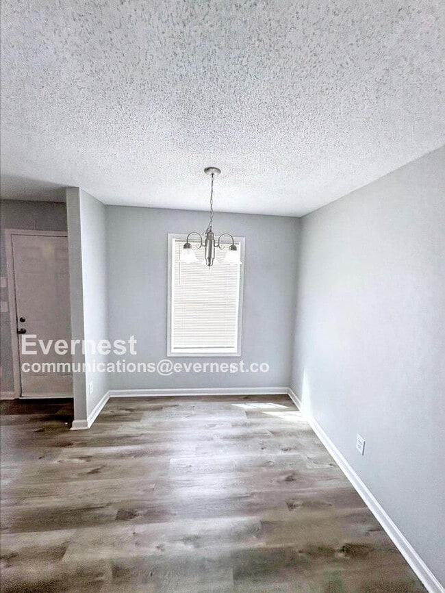 Foto del edificio - 8573 Thomas Rd