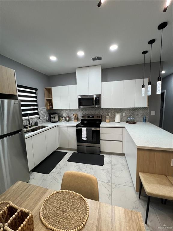 Foto del edificio - 1421 E Iris Ave