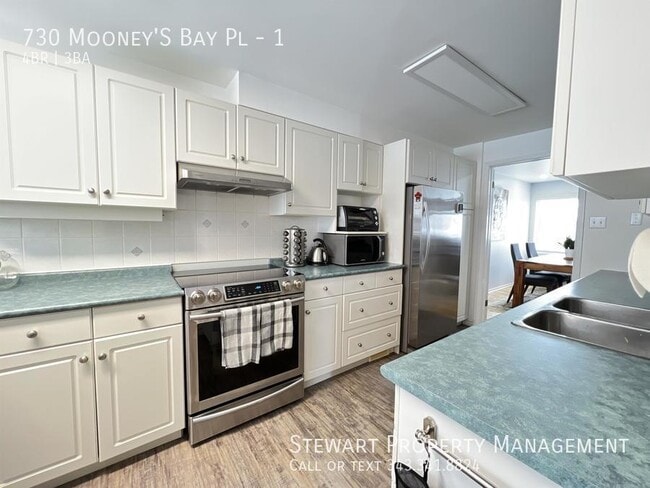 Photo du bâtiment - 730 Mooney's Bay Pl