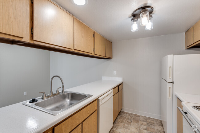 1HAB, 1BA - 708 ft² - Cedar Trail Apartments