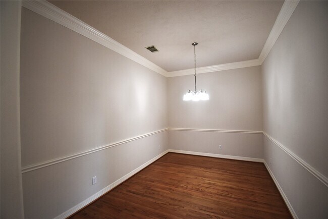 Foto del edificio - 2835 Briarhurst Park