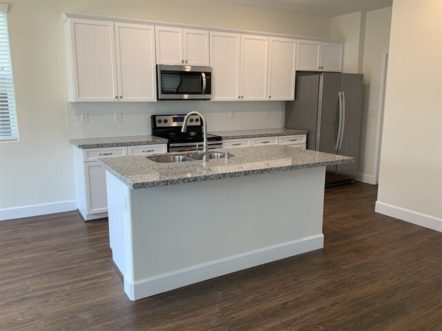 Foto del edificio - 9270 Baylee Bay Ct