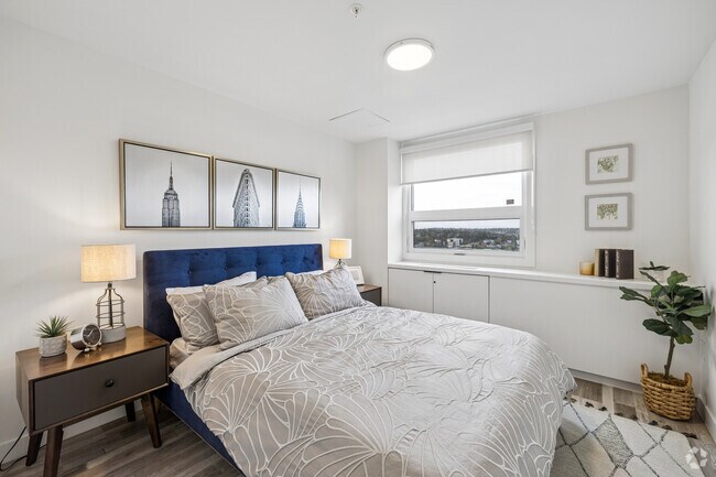 1BD, 1BA - 650SF - 1st Bedroom - 1800 4th St SW