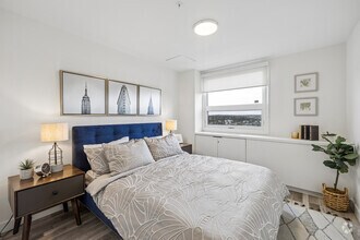 1BD, 1BA - 650SF - 1st Bedroom - 1800 4th St SW
