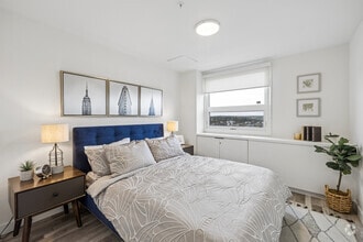 1BD, 1BA - 650SF - 1st Bedroom - 1800 4th St SW