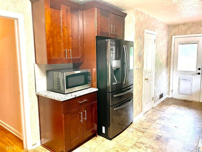 Building Photo - 164 Osner Dr NE