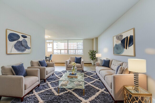 Photo du bâtiment - Surrey Lane Apartments