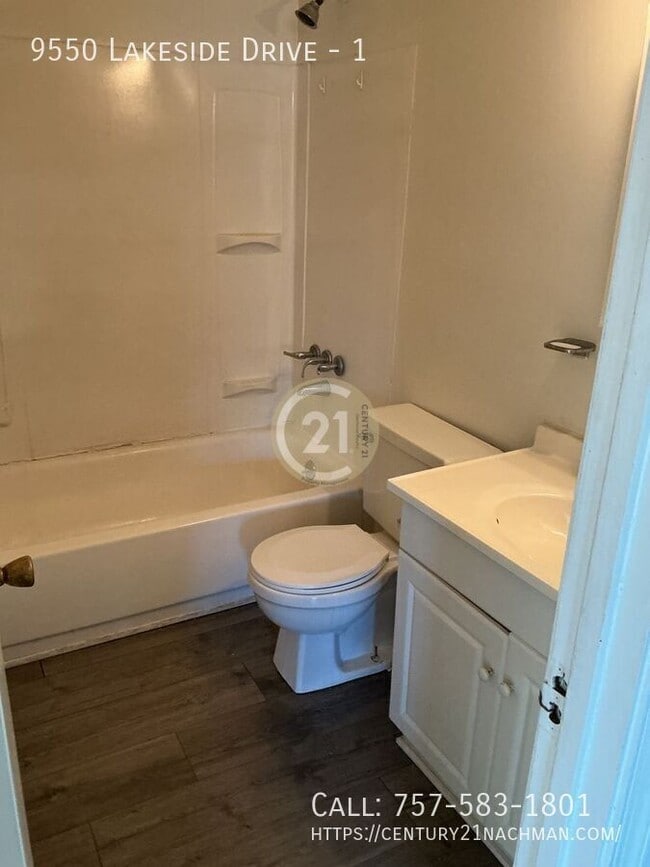 Foto del edificio - 9550 Lakeside Dr