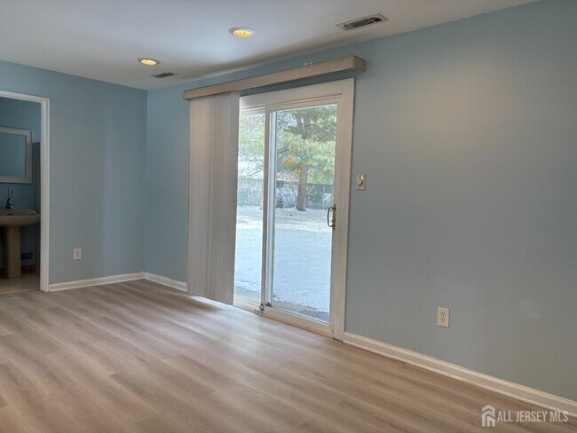 Foto del edificio - 31 Tall Oaks Dr