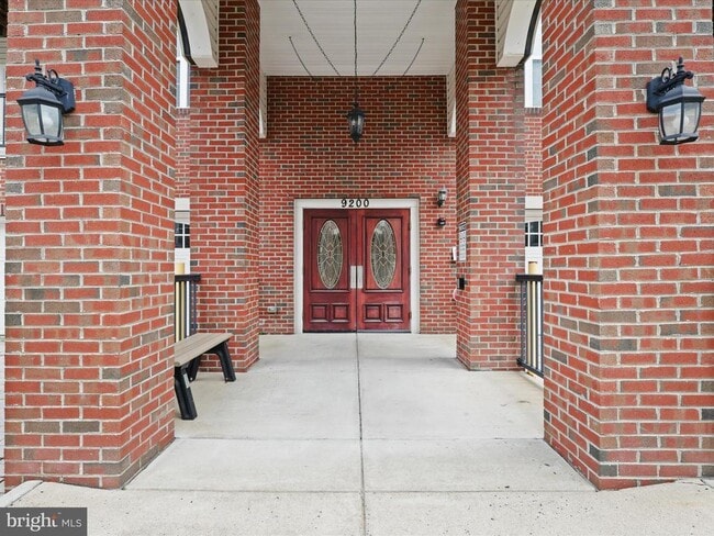 Foto del edificio - 9200 Charleston Dr