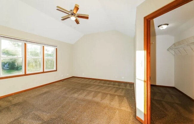 Building Photo - 2536 Leach Dr