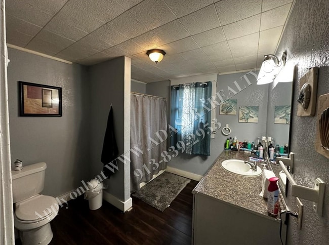 Building Photo - Cozy 3 Bed 1 Bath Home in KCK-Coming SOON!!