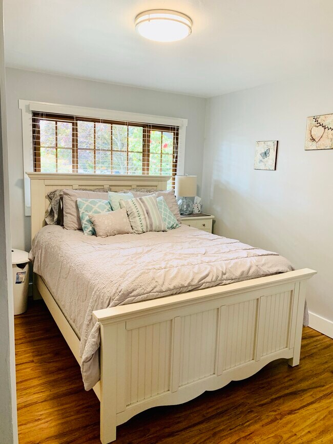 Foto del edificio - 14332 Interlake Ave N