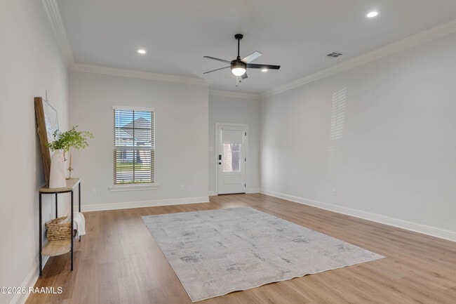 Building Photo - 102 Gilded Ln