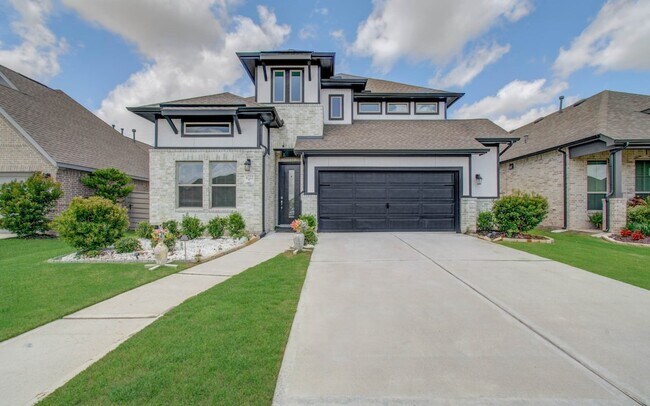 Building Photo - 4722 Crest Hill Dr