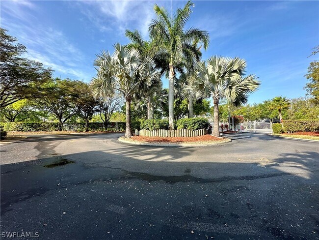 Foto del edificio - 8297 Key Royal Ln