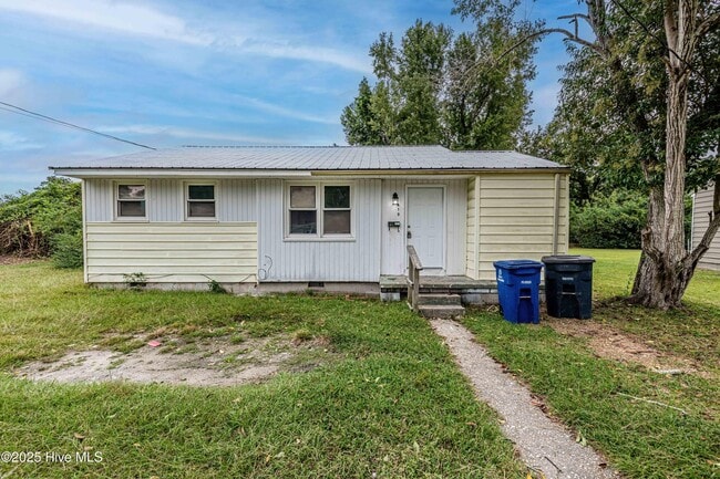 Building Photo - 419 New River Dr