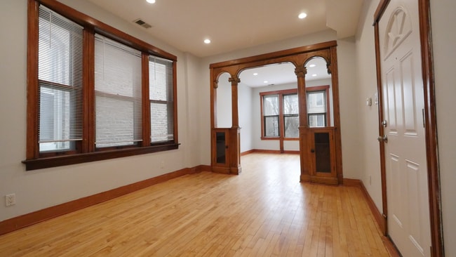 Foto del edificio - 1422 N Maplewood Ave