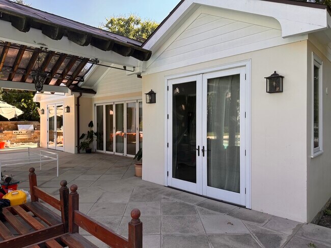 Foto del edificio - 510 Meadow Grove St