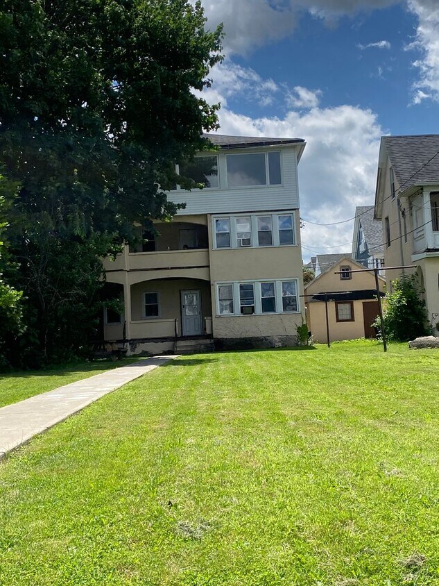 Primary Photo - 523 S Webster Ave