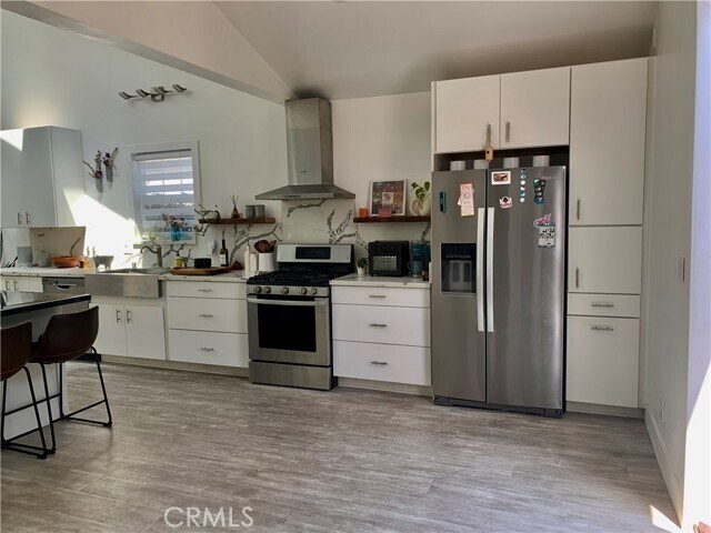 Primary Photo - 660 Las Lomas Ave