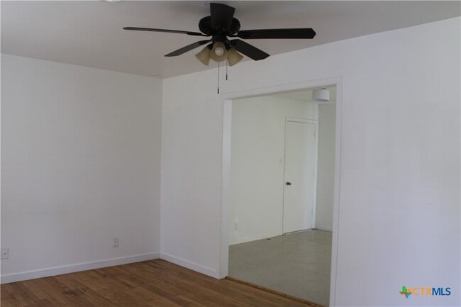 Building Photo - 1306 Connell Dr