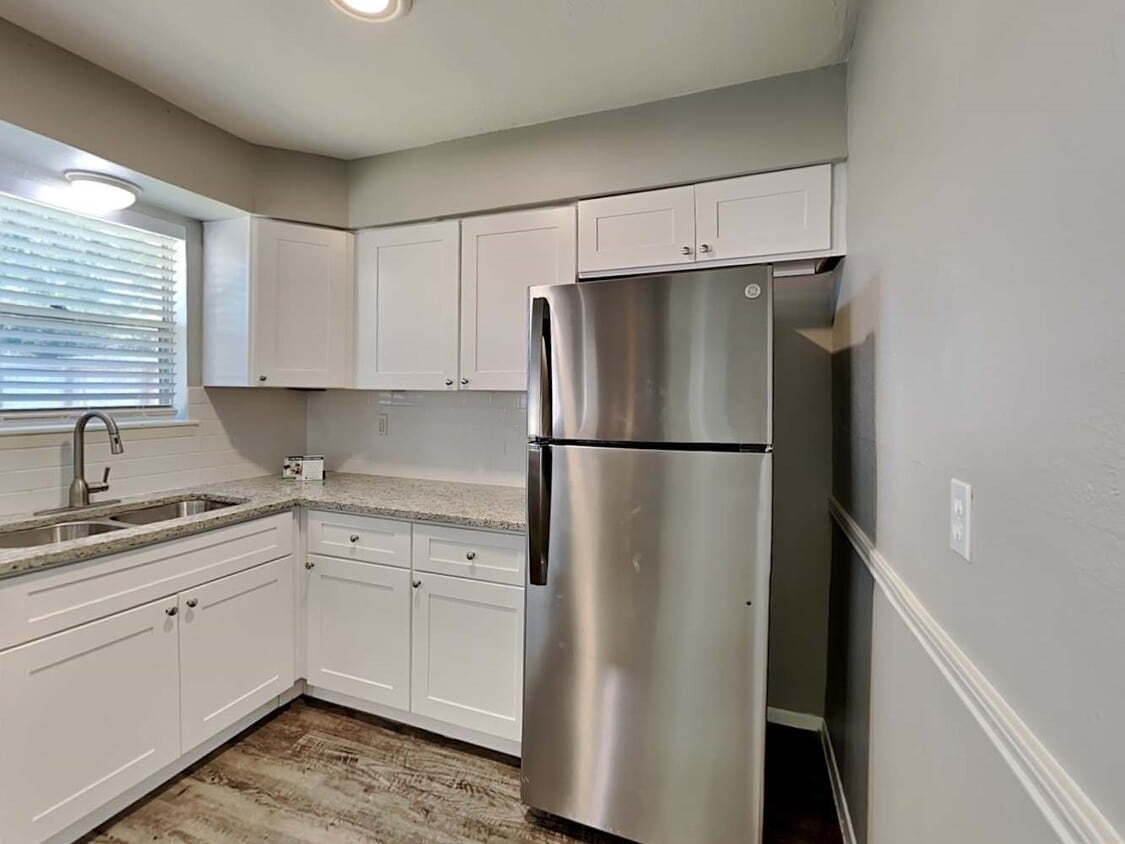 Building Photo - 5323 Bulen Ave