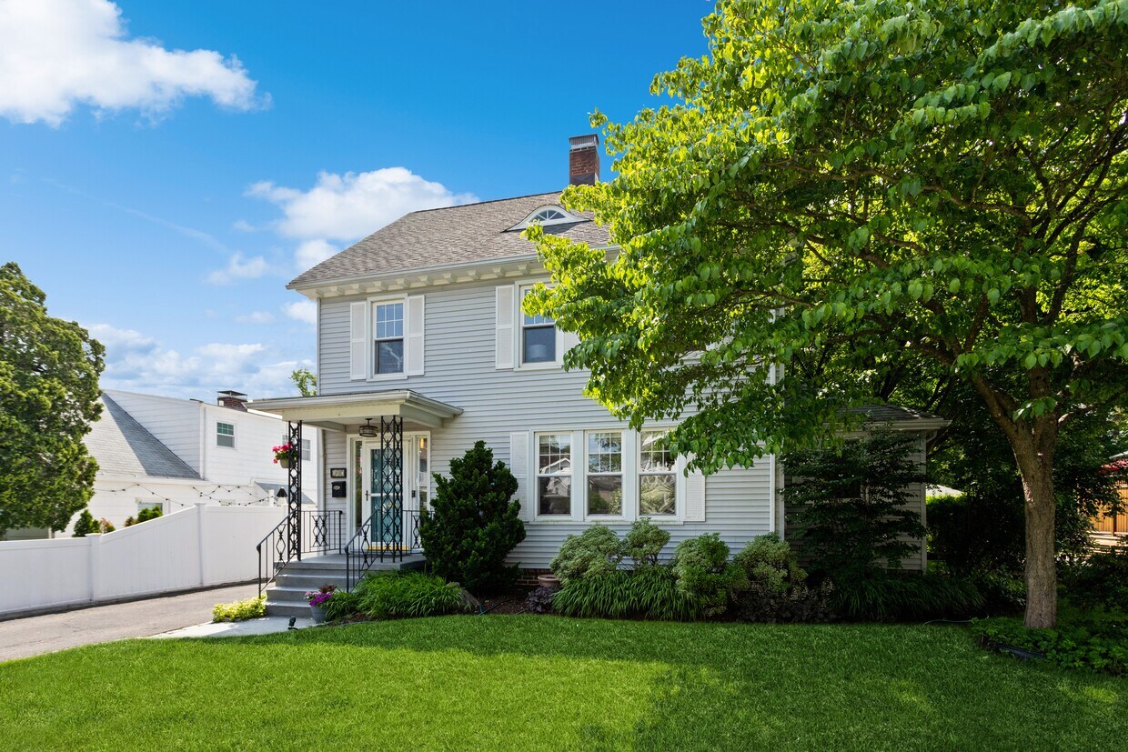 Primary Photo - 107 Marne Ave