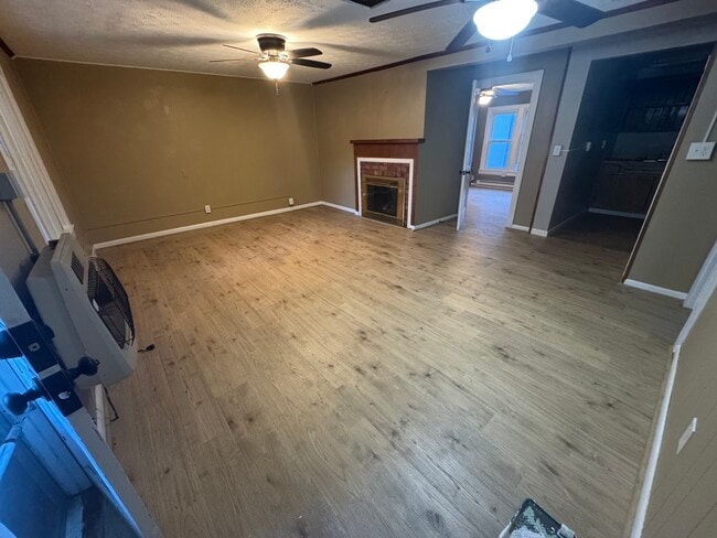 Building Photo - 1119 Brownwood Rd