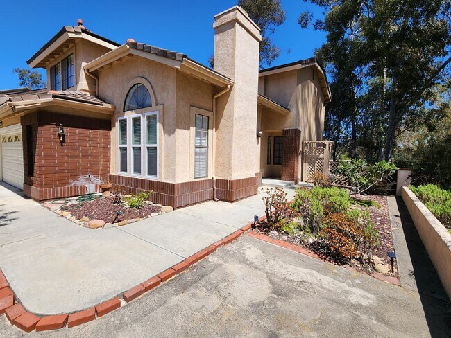 Foto del edificio - Scripps Ranch - Two Story Home - 3 Car Garage