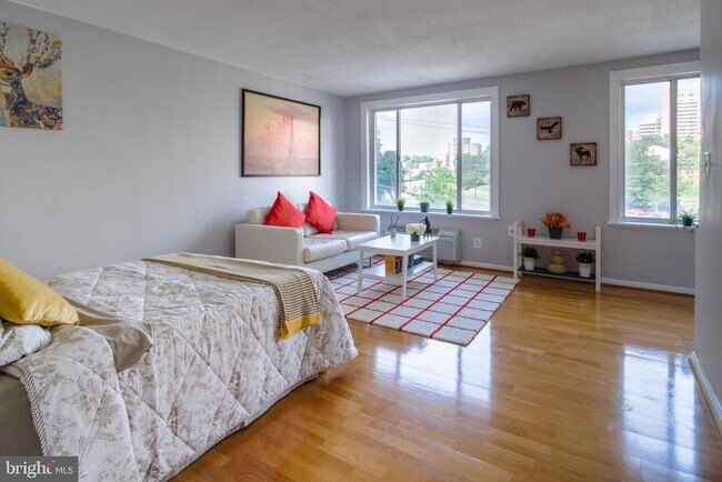Foto del edificio - 1730 Arlington Blvd