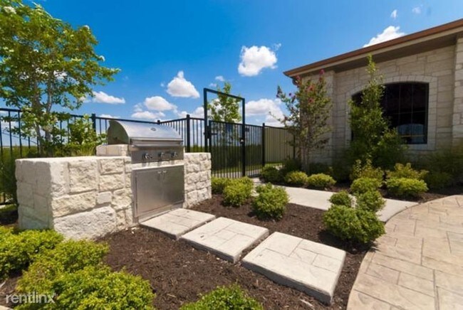 Foto del edificio - 3 br, 2 bath  - 1650 John King Blvd Apt 1155