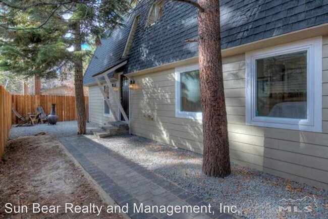 Building Photo - 4 br, 2 bath House - 933 Harold Dr.