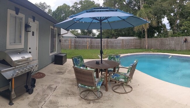Foto del edificio - 3718 Powers Ridge Ct
