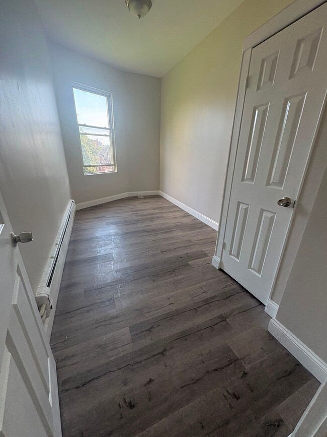 Building Photo - 142 Buena Vista Ave