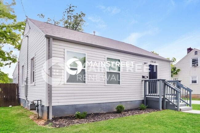 Foto del edificio - 3 Bedroom Pet-Friendly Home in Louisville, KY with Main Street Renewal