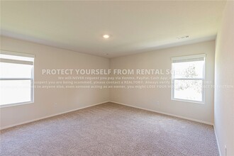 Building Photo - 968 S Brambling Ln