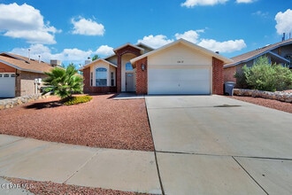 Building Photo - 1417 Plaza Verde Dr