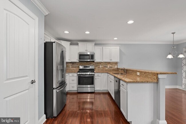 Foto del edificio - 836 Spring Rock Ct