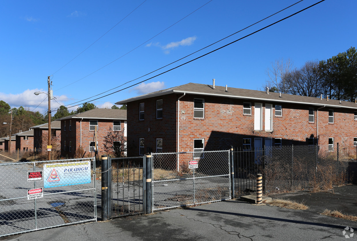 Primary Photo - Village Apartments