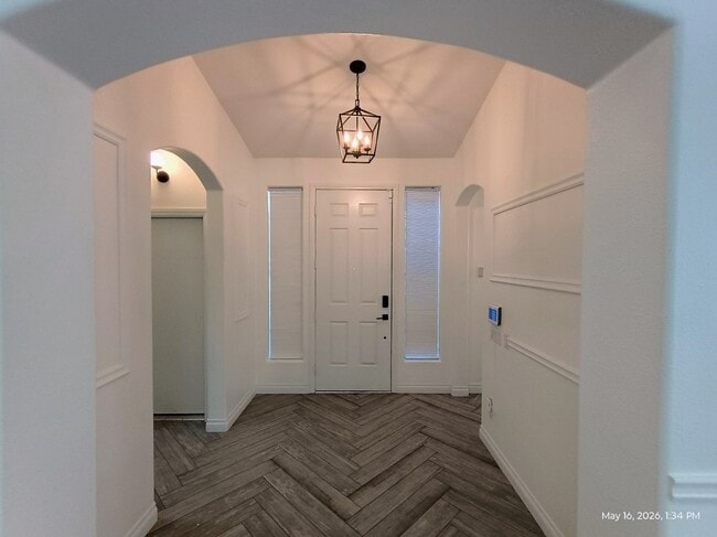 Building Photo - 9805 Pinnacle Pass Dr