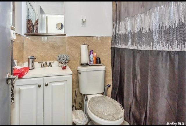 Foto principal - 3 bedroom in Canarsie NY 11236