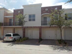 Building Photo - 10440 SW Stephanie Way
