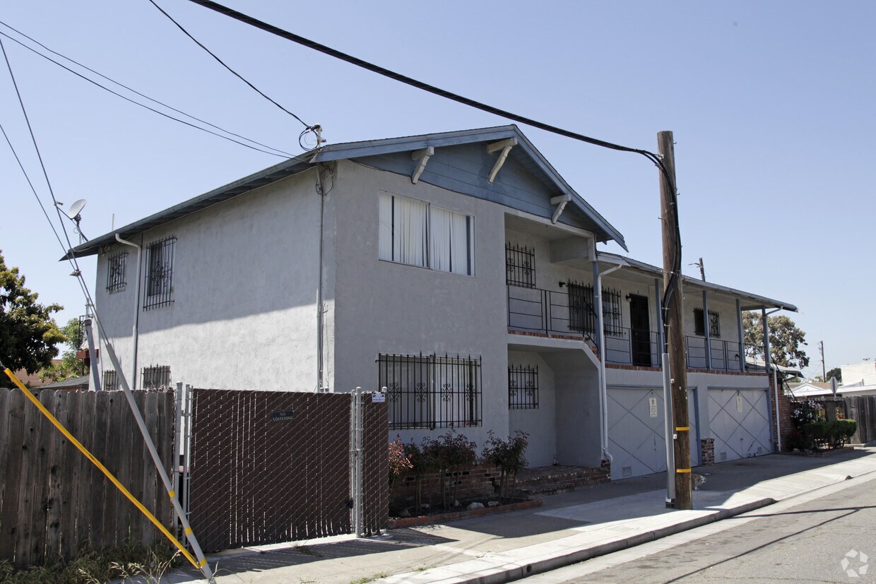 Building Photo - 10717 Myers St