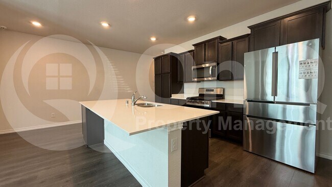Foto del edificio - 2141 Steer Creek Pl